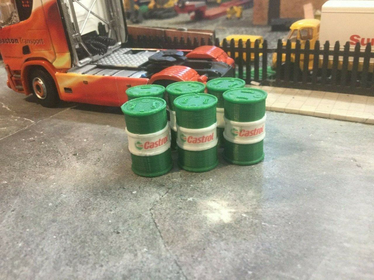 1/43 Scale 3D Printed Green & White Oil Barrel x 6 (castrol)