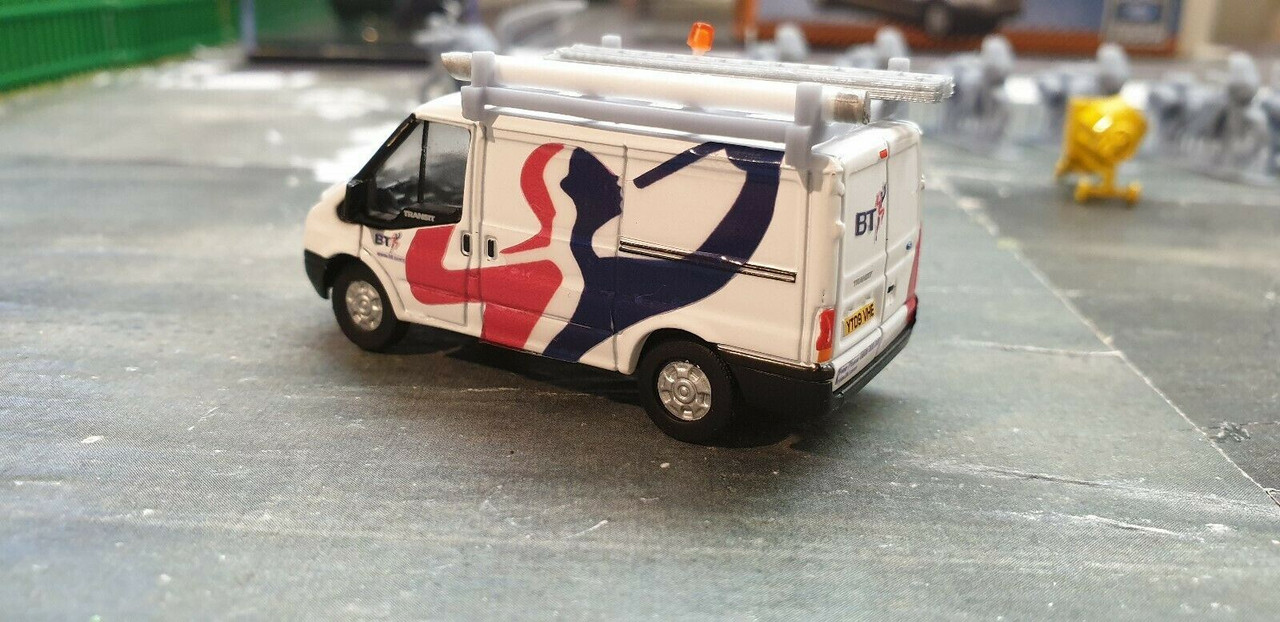 1/76 Scale Code3 Trumpeter style BT ford transit flat roof Oxford Diecast