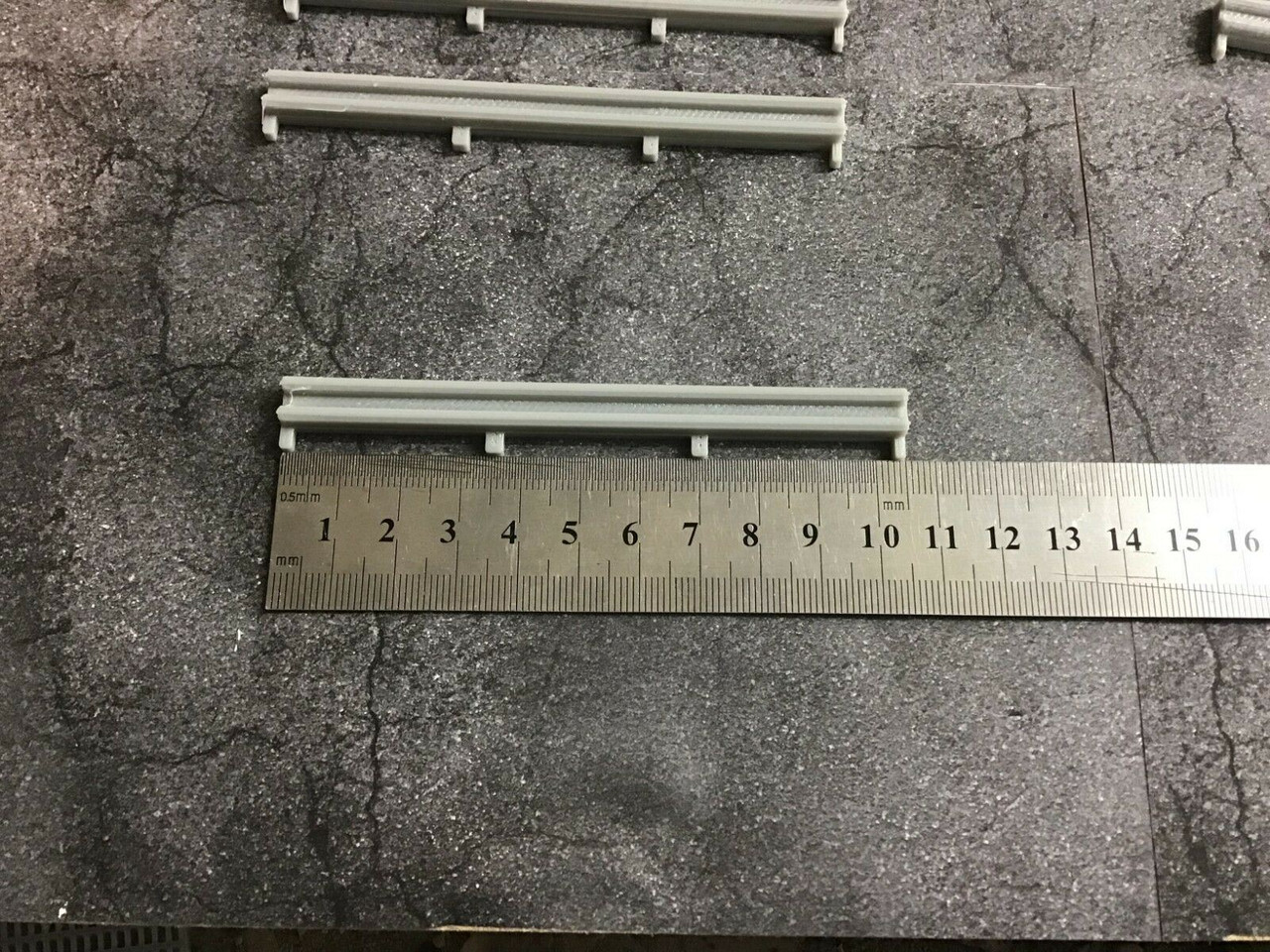 1/50 crash Barriers, Grey- KIT 1 (4 straights 2 ends)