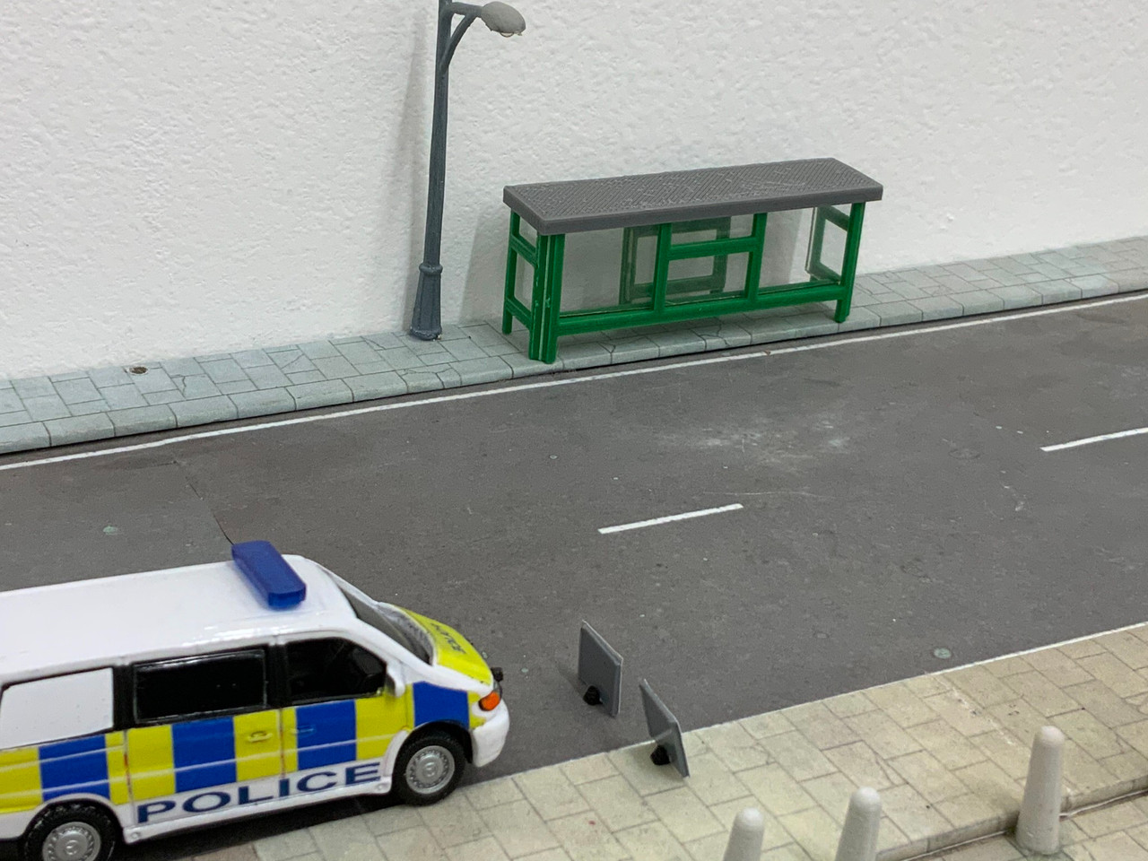 1/76  bus shelter (green)