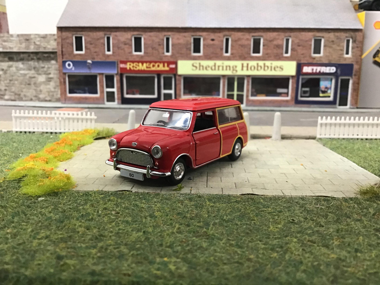 1:50 Tiny Diecast Austin Mini Countryman Red