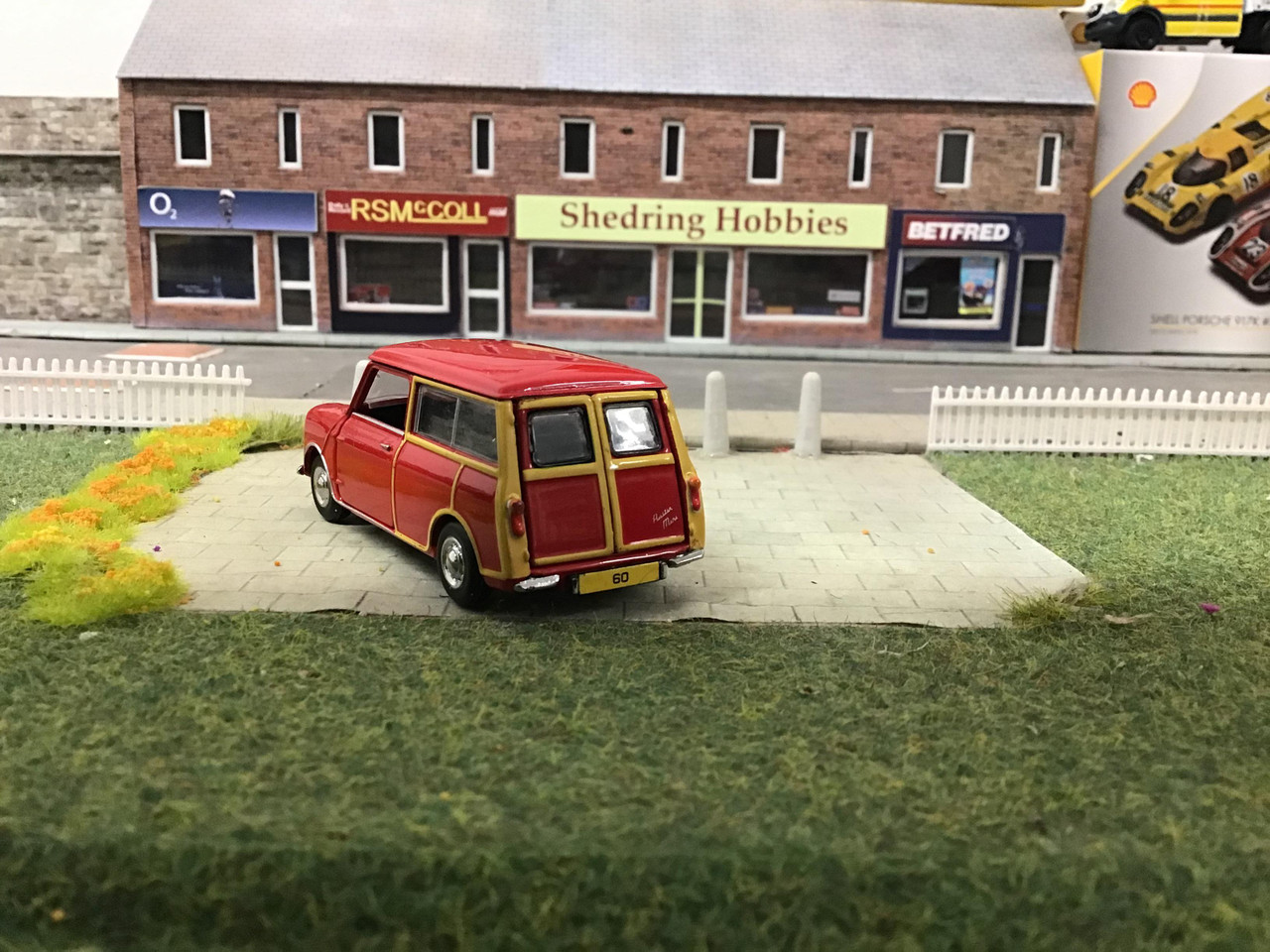 1:50 Tiny Diecast Austin Mini Countryman Red