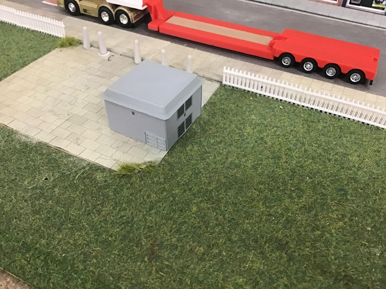 1:76 Suburbian power substation