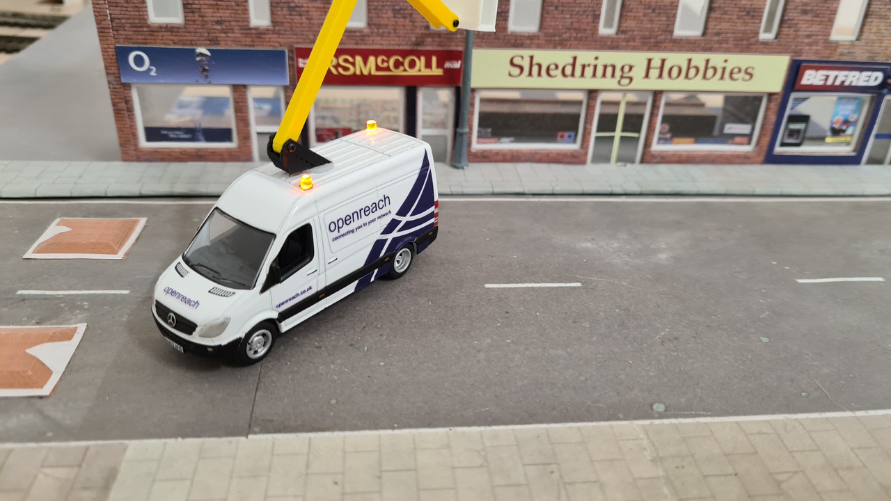 1:76 Scale BT Cherry picker Mercedes Sprinter Oxford Diecast  (working beacons)