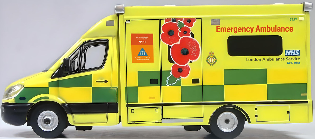 1:76 Oxford Diecast Mercedes London ambulance remembrance