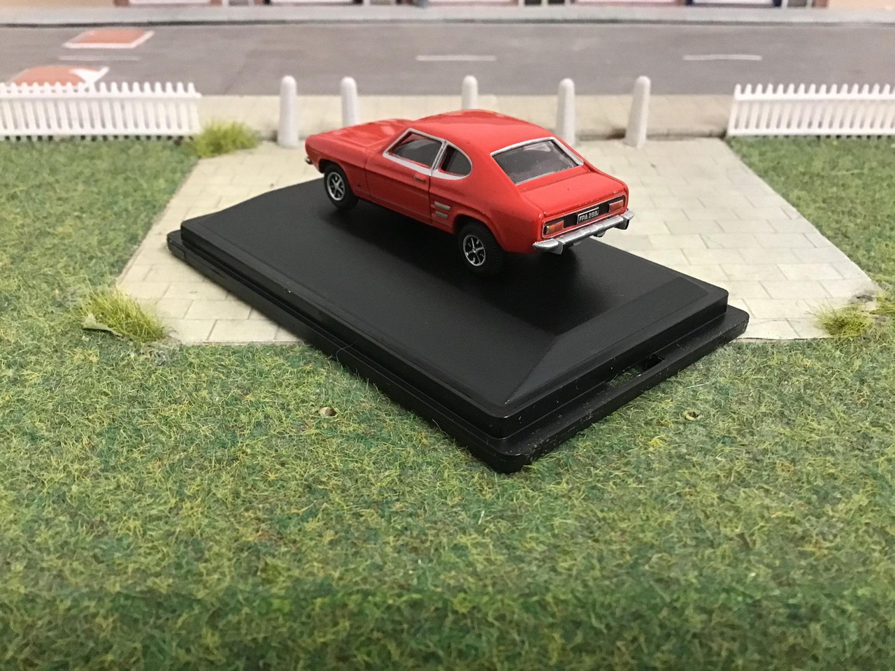 1:76 Oxford Diecast Ford Capri MK1