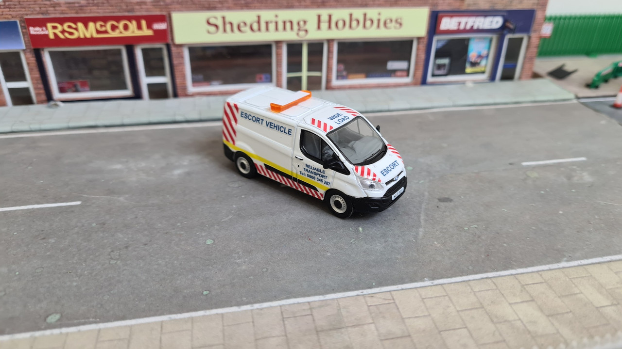 1:76 Code3 transit Custom Wide load escort van Oxford Diecast