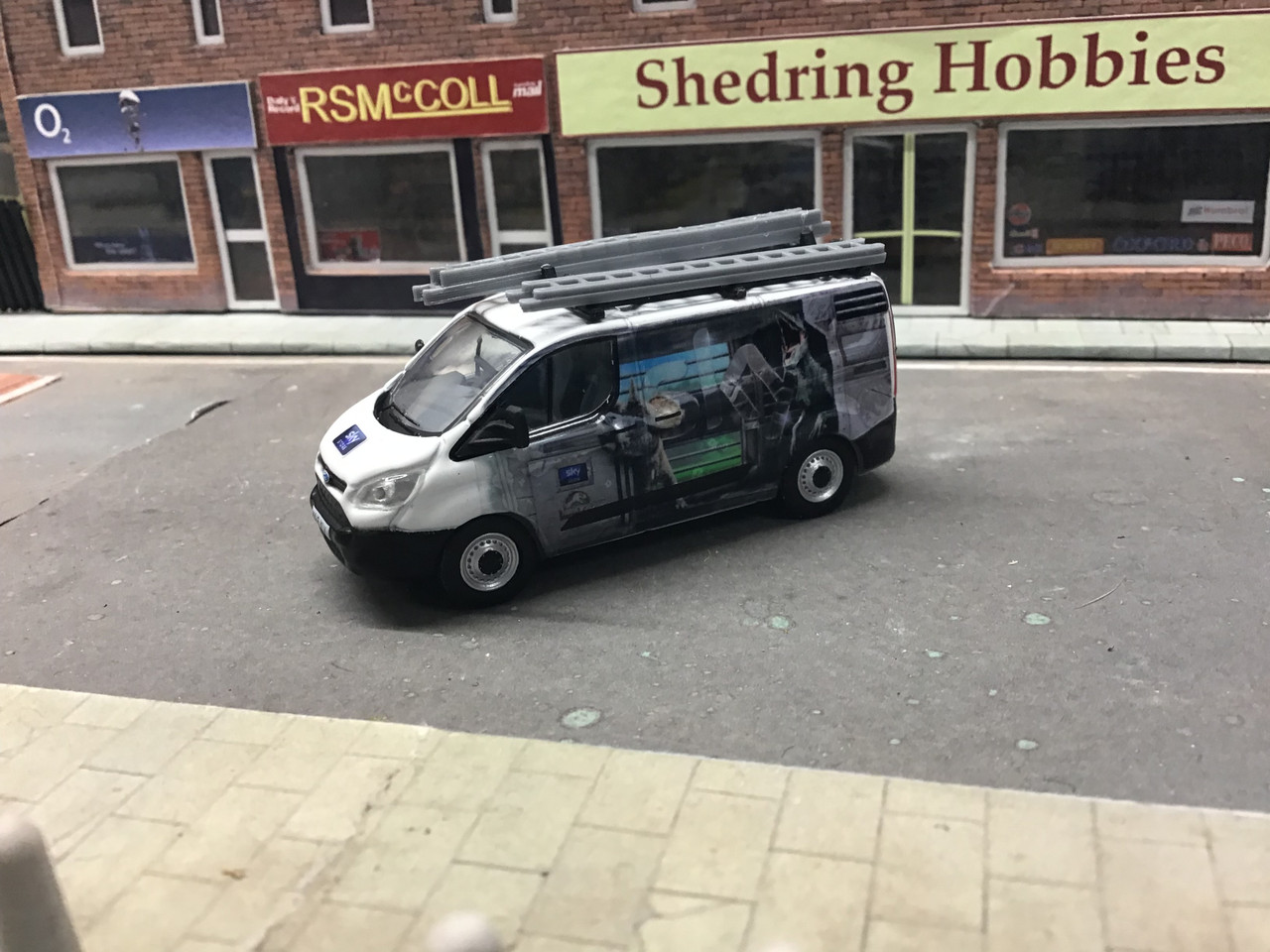 1:76 Code3 transit Custom Jurassic world Sky van