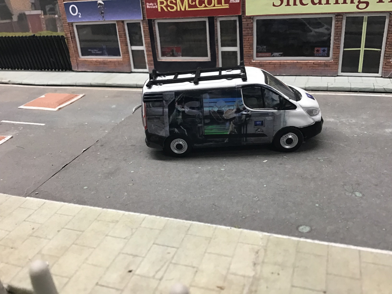 1:76 Code3 transit Custom Jurassic world Sky van