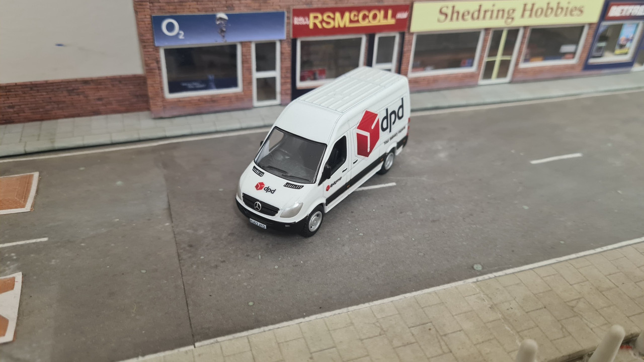 1:76 Code 3 Red DPD Oxford Diecast Mercedes Sprinter