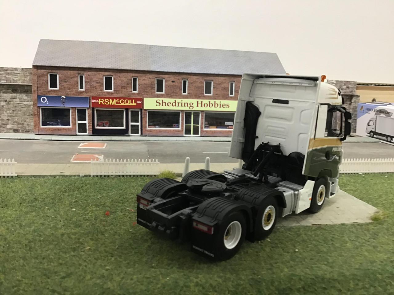 1/50 WSI Renault T High 6X2 Twin steer Peda Lines