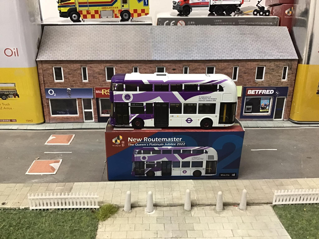 1/110 scale UK22 - Routemaster The Queen's Platinum Jubilee Tiny Diecast Tiny City