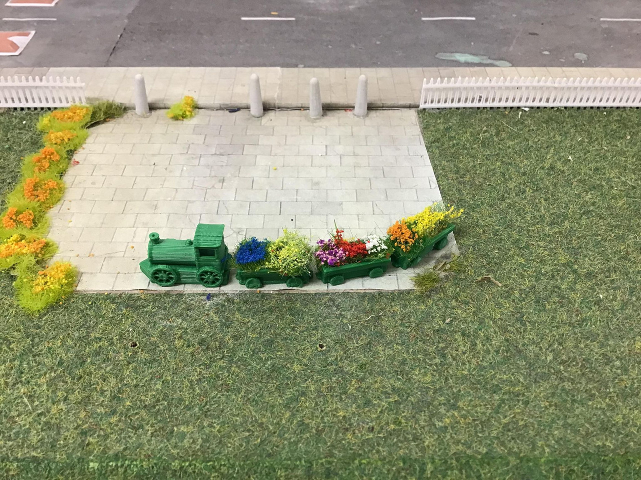 1/76 Train Flower Planters ( Green)