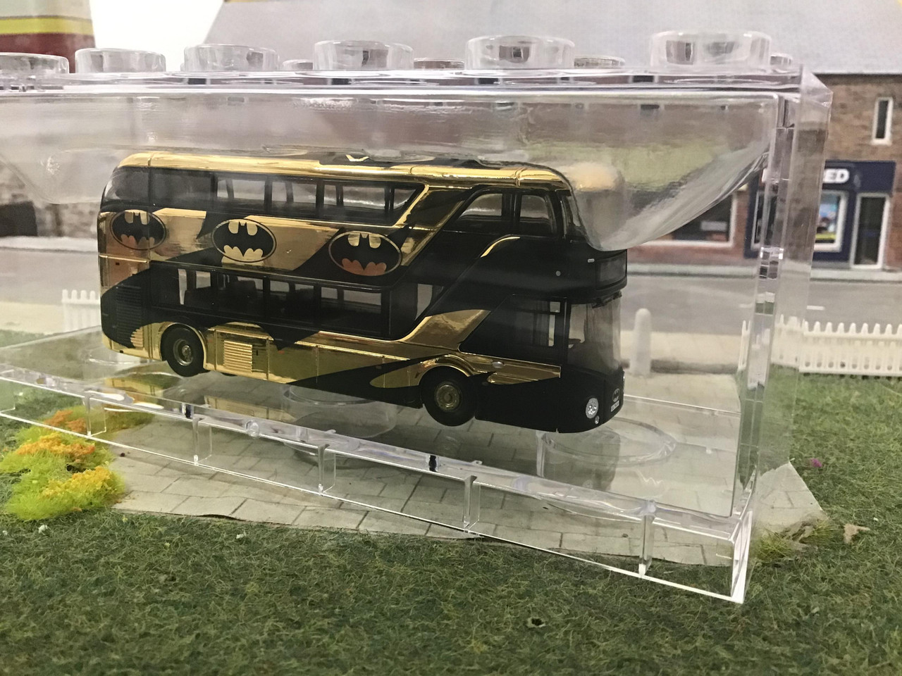 1/110 New Routemaster Batman Bus Tiny Diecast