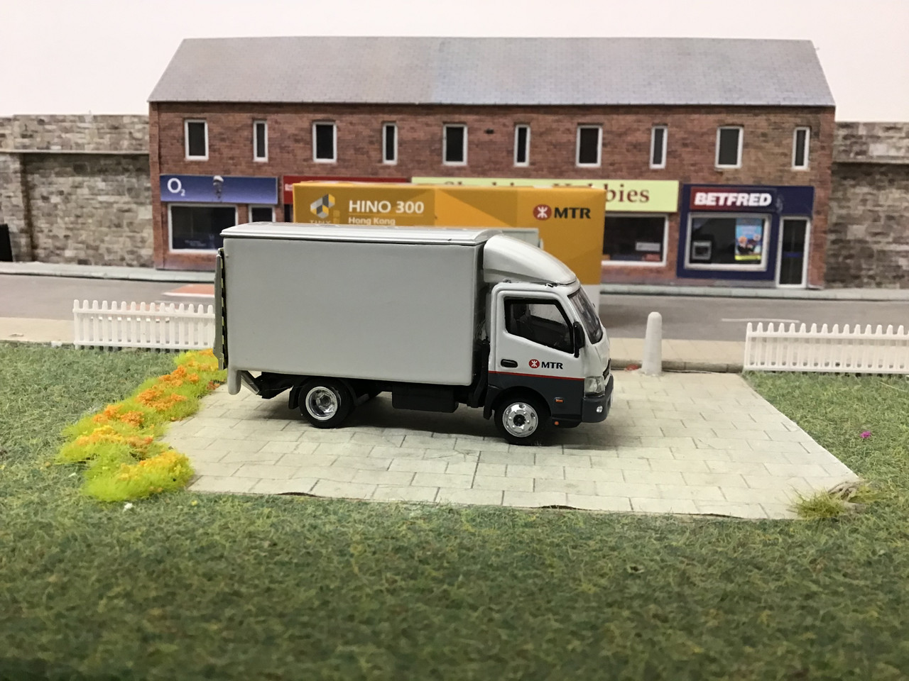 1/76 00 Gauge Hino 300 MTR Box lorry Tiny City/Tiny Diecast