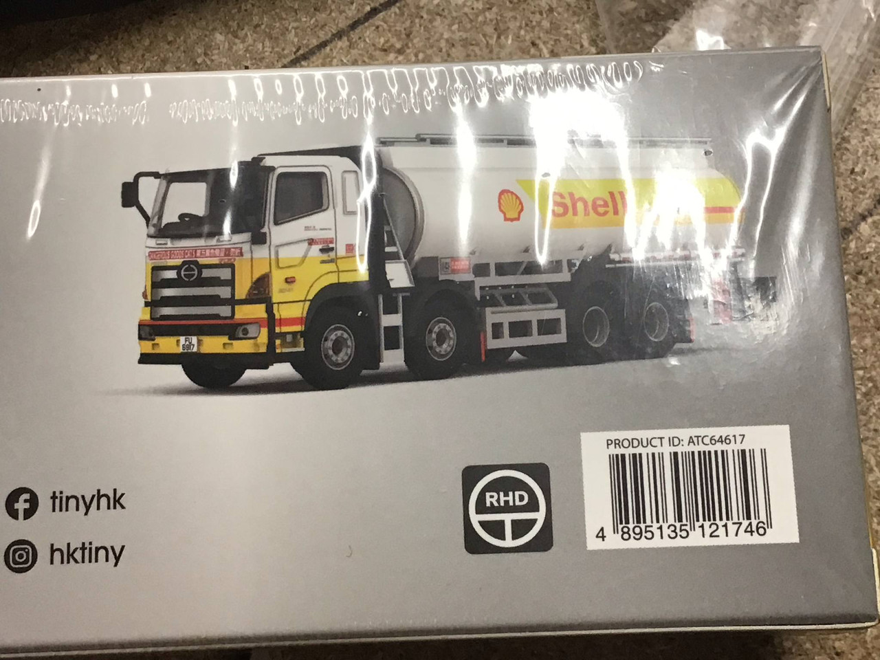 1:76 Scale HINO 700 Shell Oil Tanker Truck - Tiny Diecast