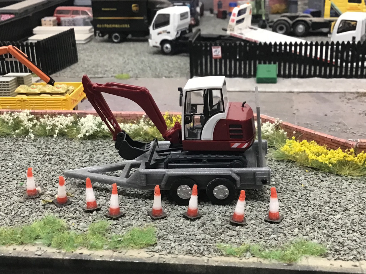 1/76 Plant Trailer, Mini Digger & Traffic cone bundle