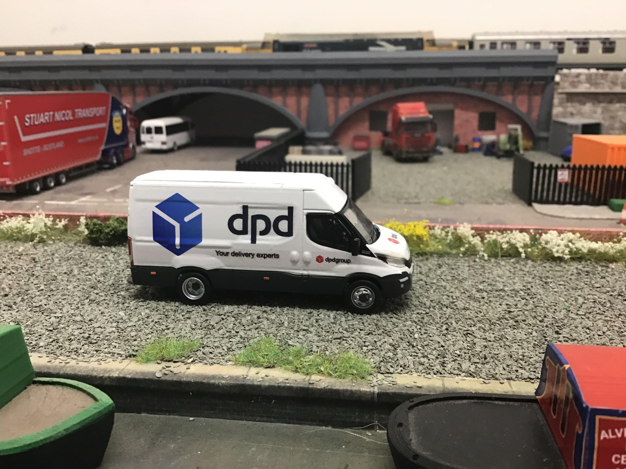 1/76 Iveco Daily dpd local Blue