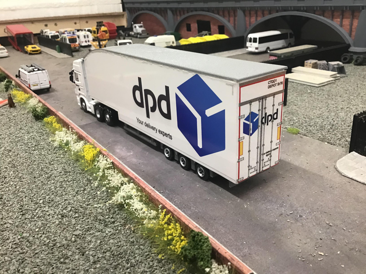 1/76 Scania and 3D printed Double Deck Trailer DPD Local (Blue)