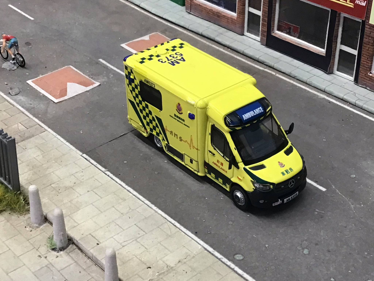 1/76 Tiny Diecast MERCEDES-BENZ Sprinter Ambulance (AM5373) Hong Kong AMS 1/76 Tiny Diecast MERCEDES-BENZ Sprinter Ambulance (AM5373) Hong Kong AMS