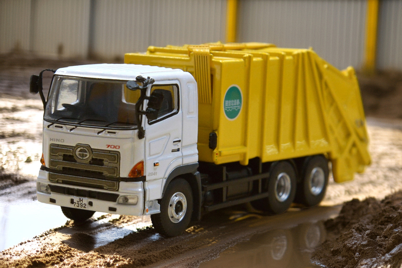 1:76 Scale Tiny Diecast HINO 700 Refuse Truck