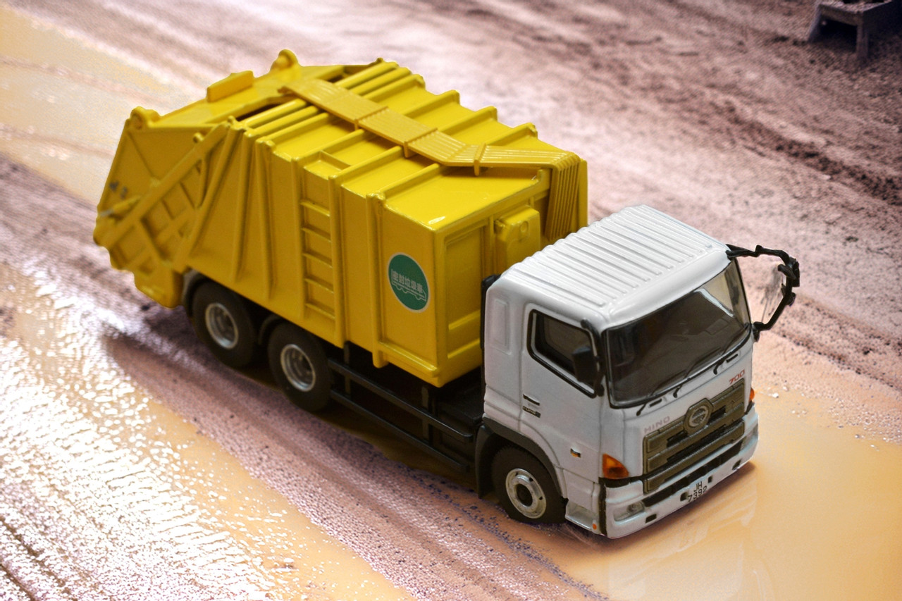 1:76 Scale Tiny Diecast HINO 700 Refuse Truck