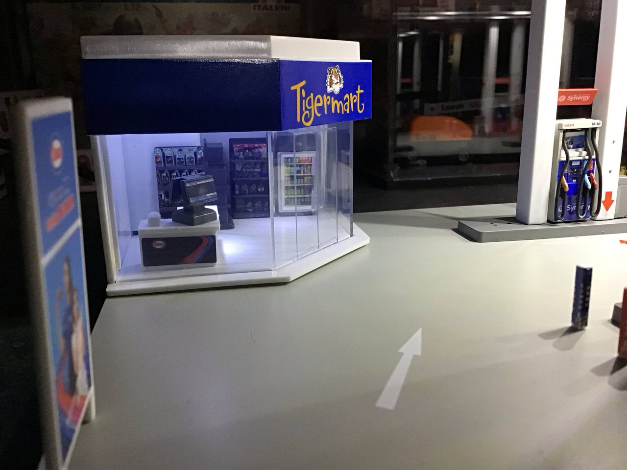 tiny微影 Bd30 ESSO Petrol Diorama ガソリンジオラマ Tiny - Hong Kong Bus Model Shop - Tiny City Bd30 ESSO Petrol
