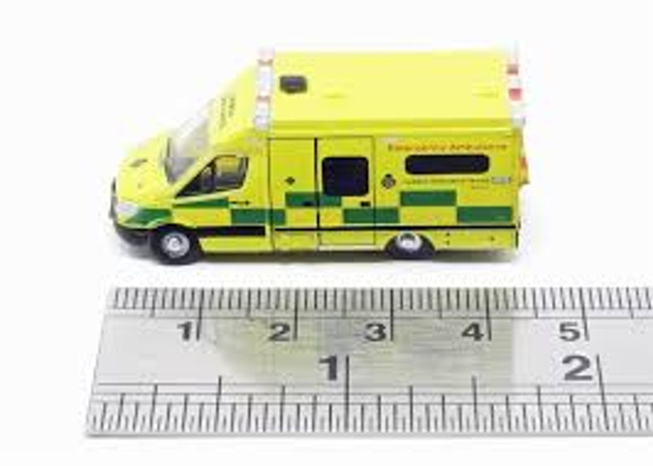 Oxford Diecast Mercedes Ambulance London NMA002