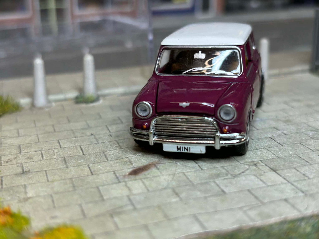1-50 Pantone Mini Cooper (wine)