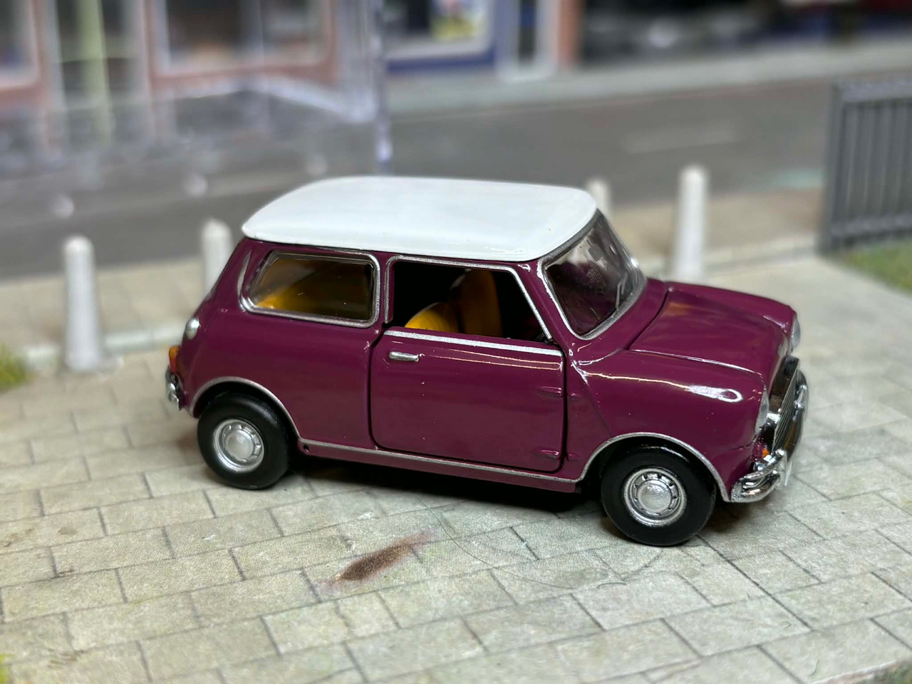 1-50 Pantone Mini Cooper (wine)