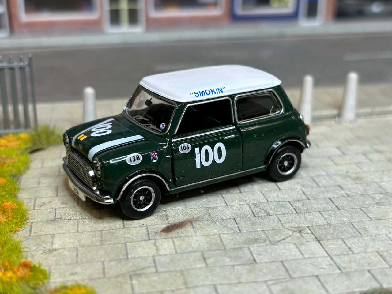 1-50 Mini Cooper racing No 100