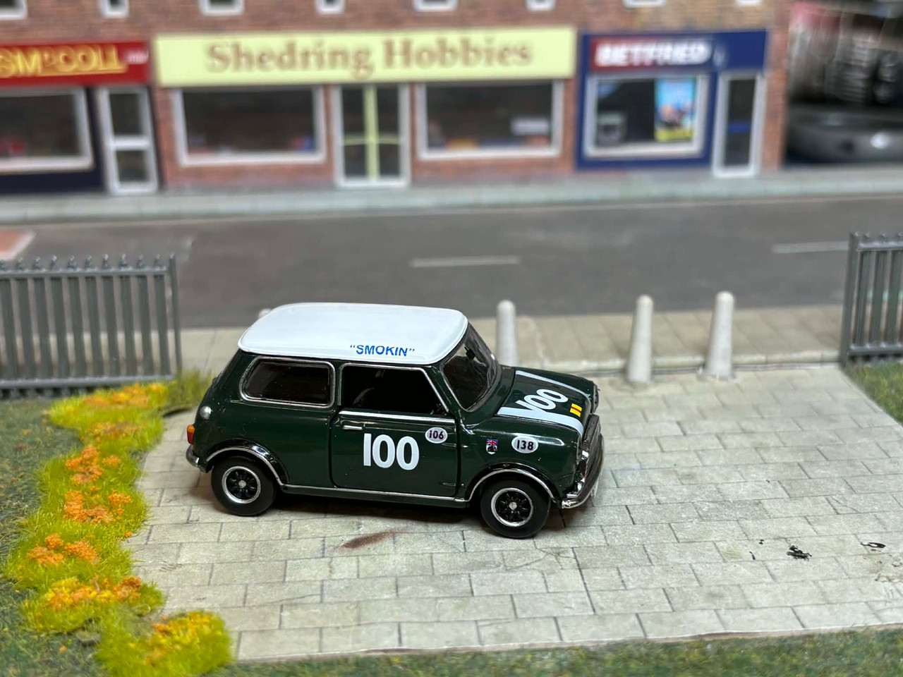 1-50 Mini Cooper racing No 100