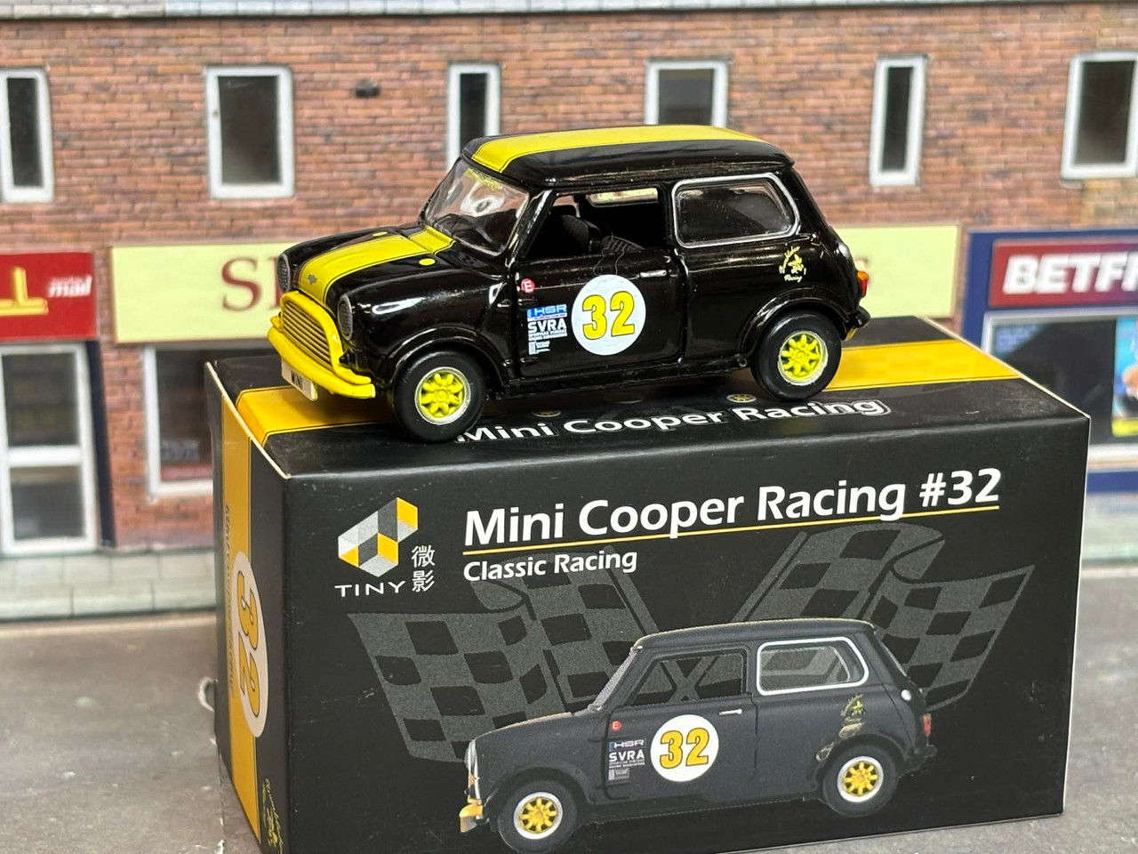 1-50 Mini Cooper racing No 32