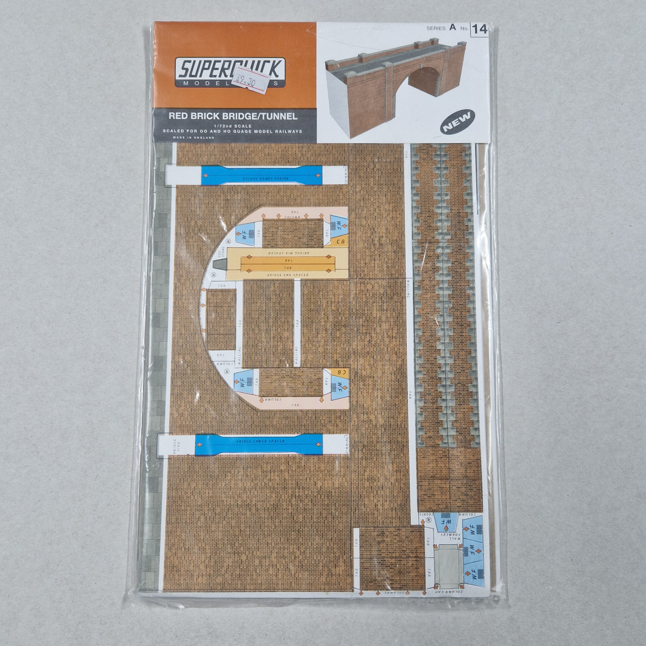 1-76 00 Gauge Red brick bridge or tunnel entrance (superquick card kit)