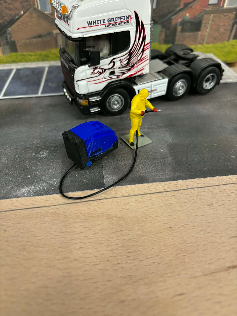 1/50 Scale Power Washer with Hand Painted Figure(Blue)