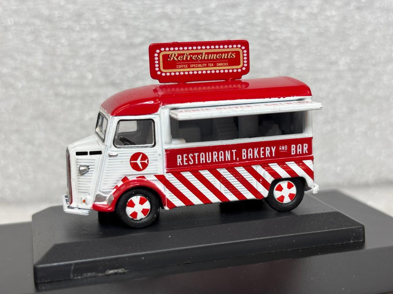 1/76 Oxford Diecast Citroen H Catering Van Jamie Oliver At Gatwick