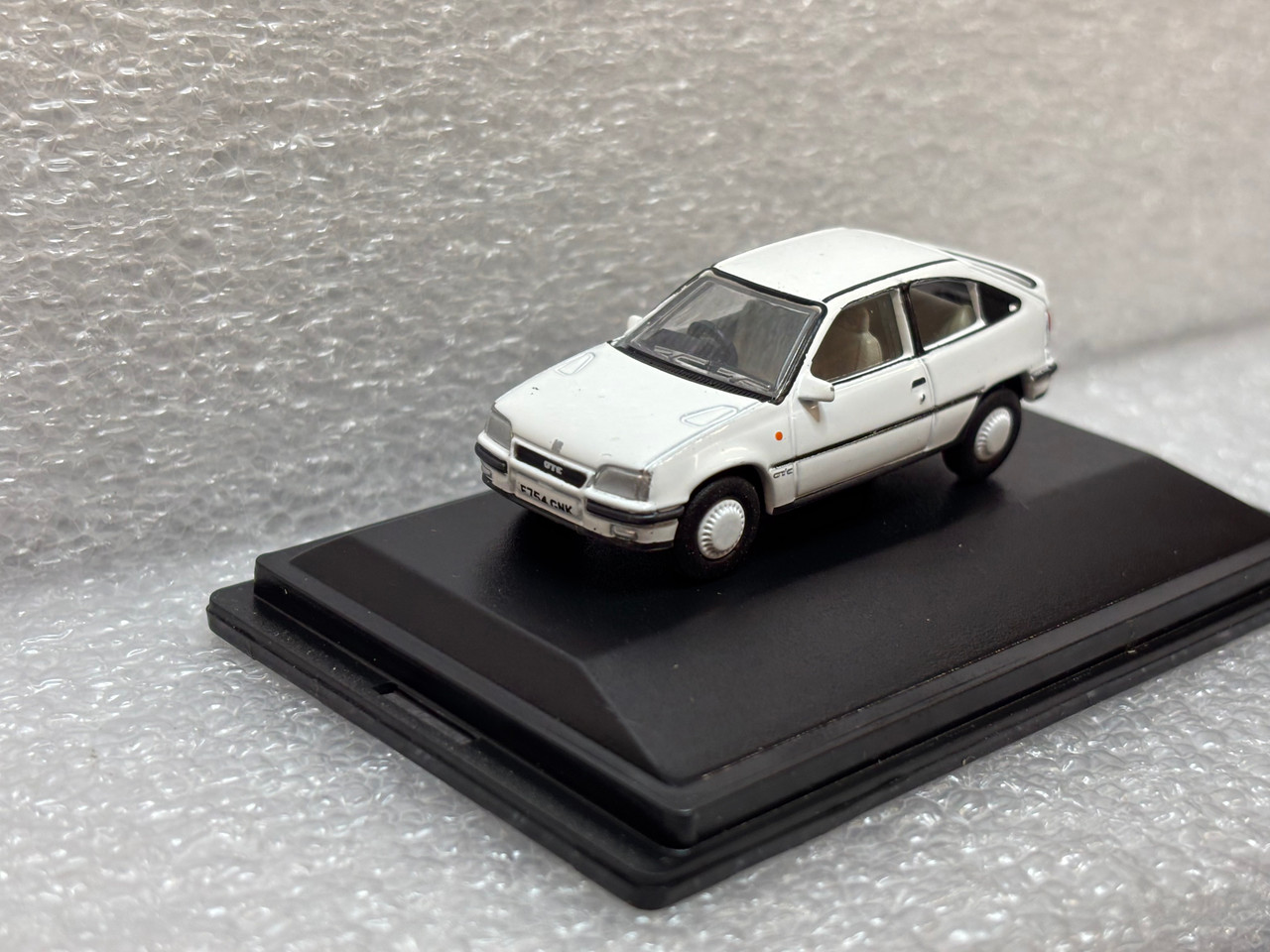 1:76  Oxford Diecast Vauxhall Astra MkII White