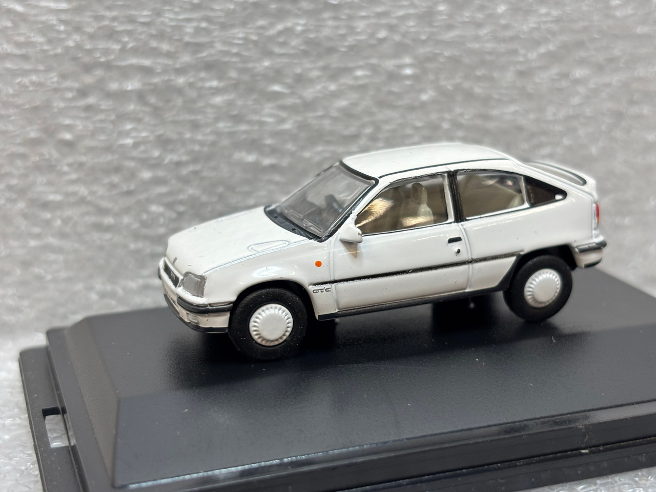 1:76  Oxford Diecast Vauxhall Astra MkII White