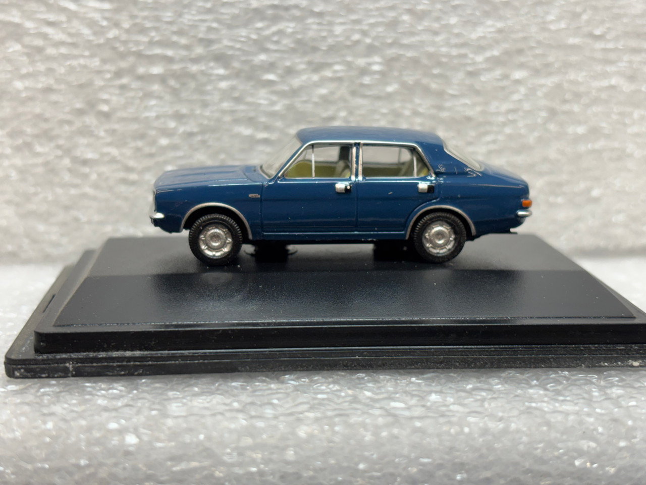 1:76 Oxford Diecast Morris Marina Teal Blue