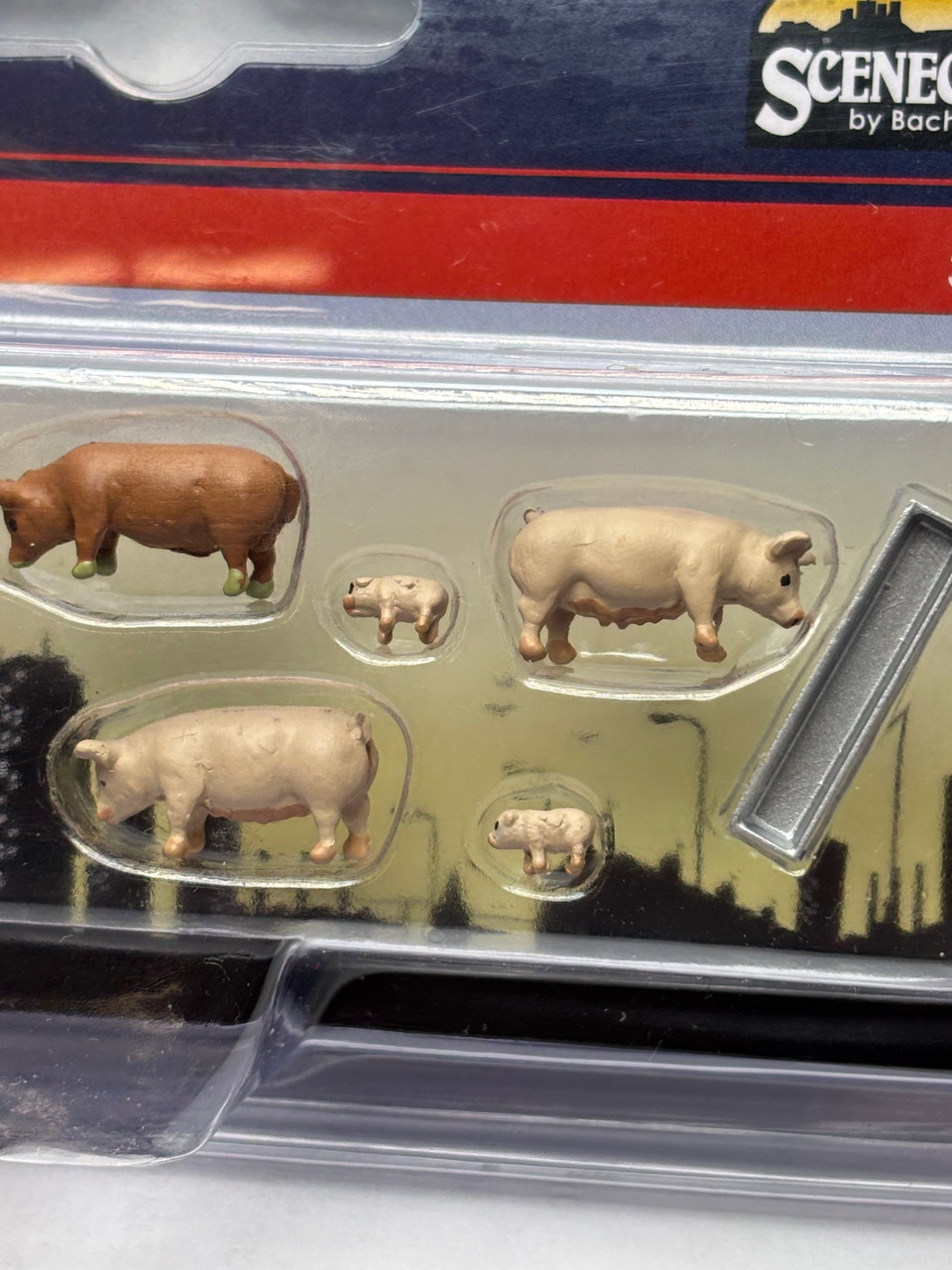Bachmann Scenecraft 00 gauge 1/76 scale Pigs