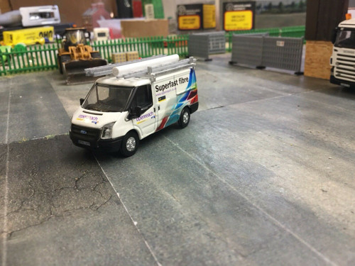 1/76 Code3 BT Fibre ford transit flat roof