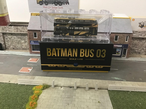 1/110 New Routemaster Batman Bus Tiny Diecast