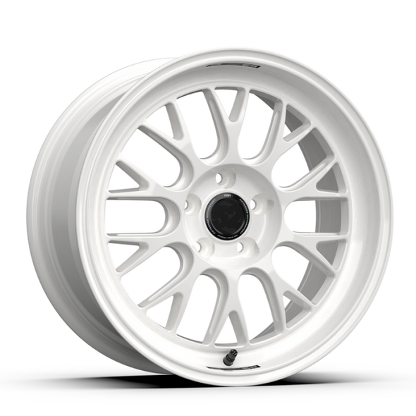 fifteen52 Holeshot RSR 18x9.5 5x114.3 38mm ET 73.1mm Center Bore Rally White RSHRW-89554+38
