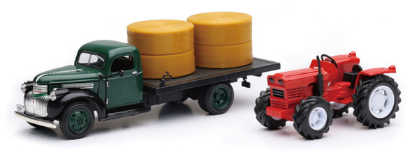 New Ray Toys 1941 Chevrolet Flatbed with Farm Tractor/ Scale - 1:32 SS-54296A