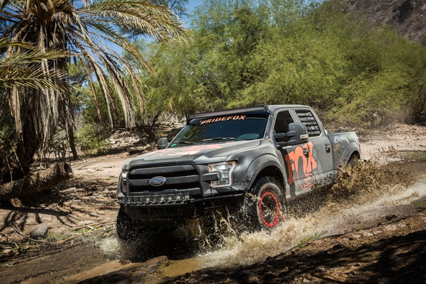 Fox 17-18 Ford F-250 4WD 2.0 Performance Series 9.6in. Smooth Body IFP Front Shock / 4-5in Lift 985-24-156