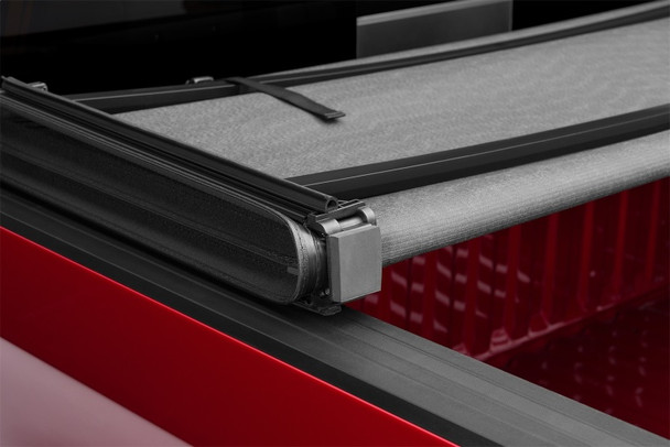 Lund 19-23 Chevrolet Silverado 1500 6.5ft Bed Genesis Elite Tri-Fold Tonneau - Black 958293