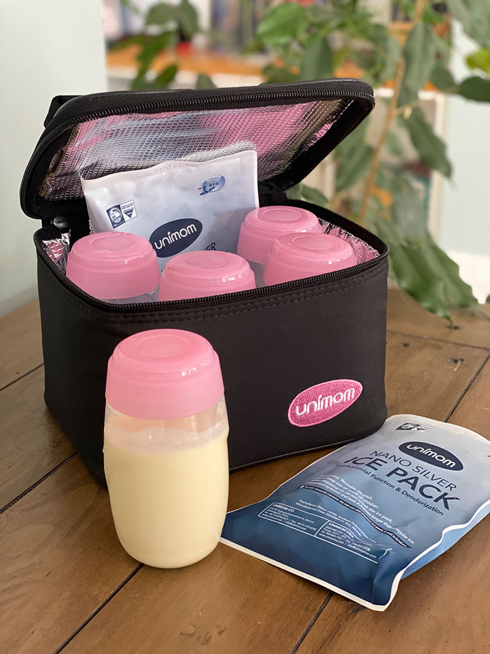 Lekebaby Breast Milk Cooler Bag with Contoured Ice Pack Fits 6 Breastmilk  Baby Bottles Cooler Tote Bag for Nursing Mothers, Grey