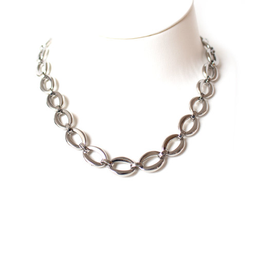 Esprit Necklace Silver Oval Shape With Chain Glowsy Finish : EPT120ACC00188 : Momento