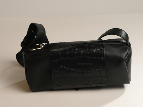 Textured Splicing Crossbody Bag (black) : 6975349061316 : Mumuso
