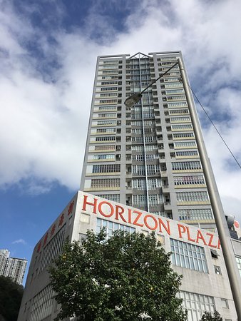 horizon-plaza.jpg horizon-plaza.jpg